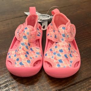 Oshkosh Toddler Mermaid Swim water Shoes Size 4
